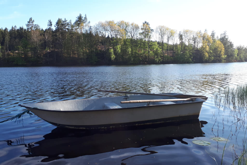 Upplevelser som roddbåt och fiske i direkt anslutning